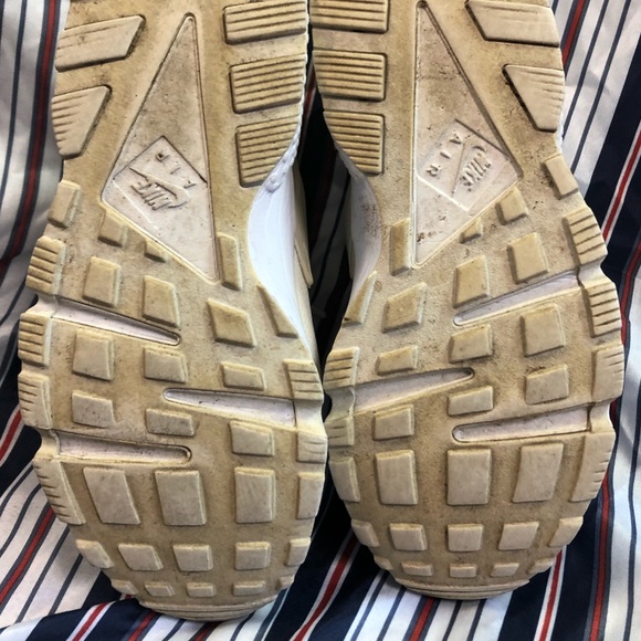 *SOLD* Women’s Nike Huarache. Size 7. - Picture 4 of 6